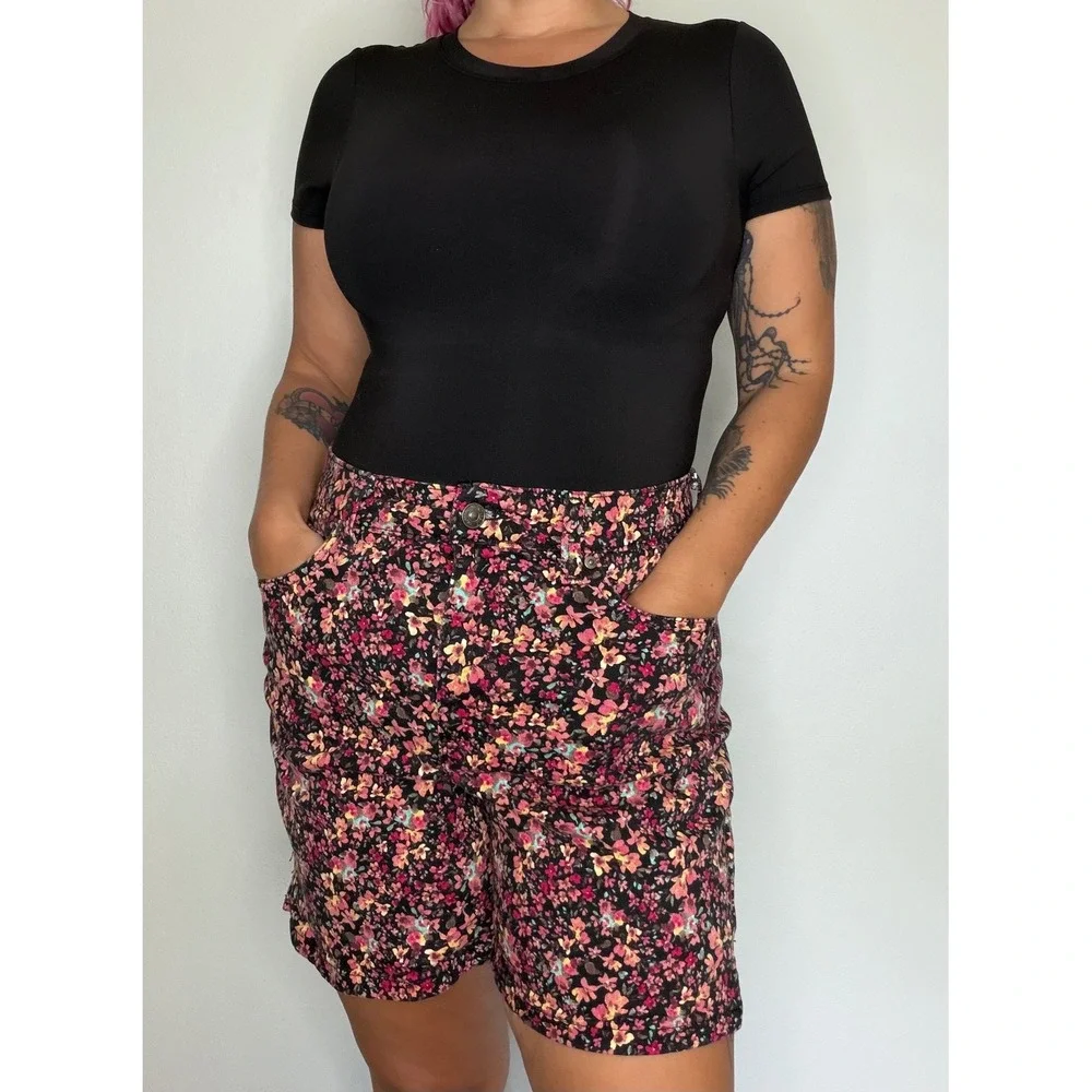 Vintage 90's  - Floral Denim Shorts High Rise 5